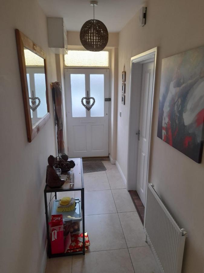 College Square, Terrace House Apartment Bessbrook Ngoại thất bức ảnh