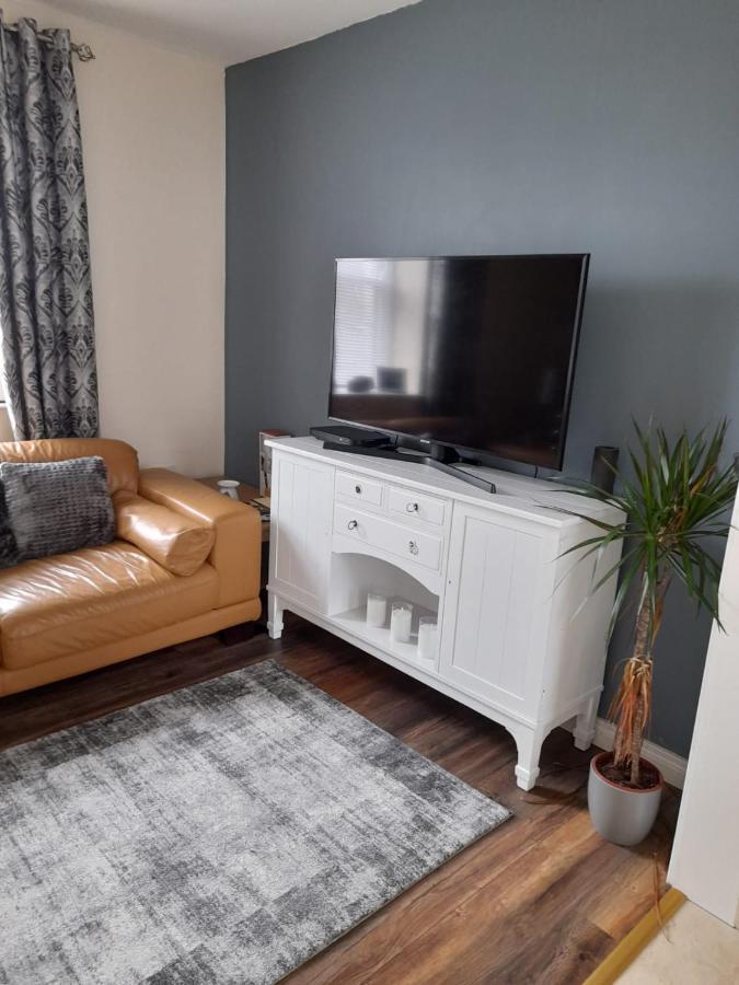 College Square, Terrace House Apartment Bessbrook Ngoại thất bức ảnh