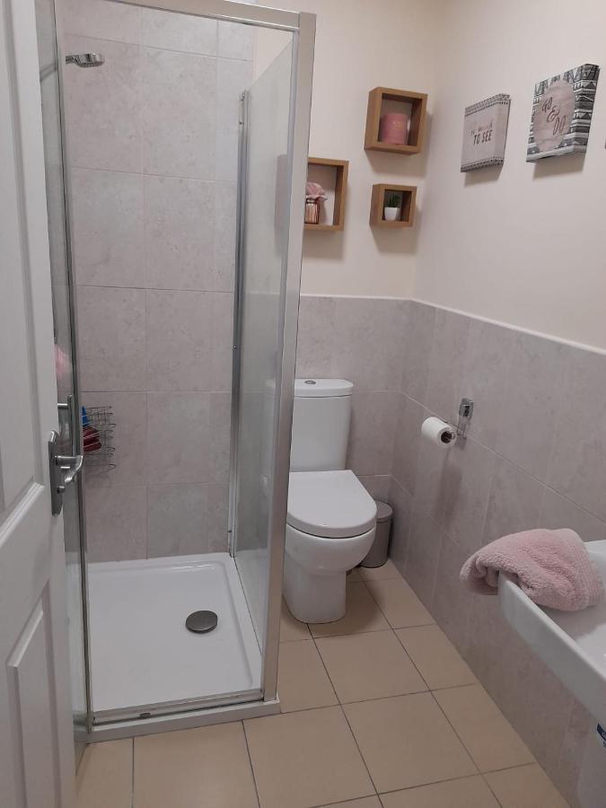 College Square, Terrace House Apartment Bessbrook Ngoại thất bức ảnh