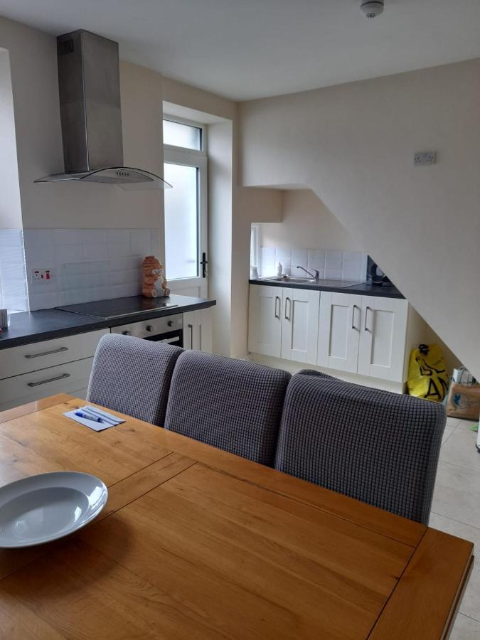 College Square, Terrace House Apartment Bessbrook Ngoại thất bức ảnh